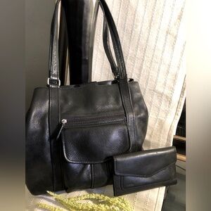 Fossil pebble leather shoulder bag and wallet